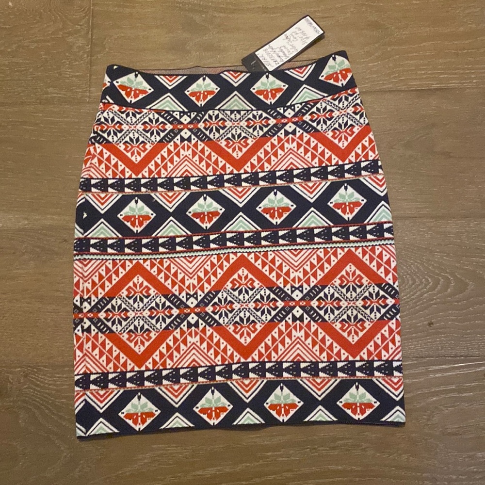 NWT BCBG Max Azria Starr Winter Geometric Bandage Skirt Red Blue M Medium 8 10